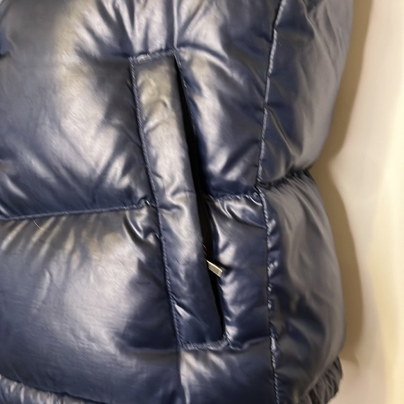 COLUMBIA Down navy blue down vest, size medium, in very good condition - Picture 11 of 14